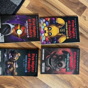 FIVE NIGHTS AT FREDDYS BOOKS